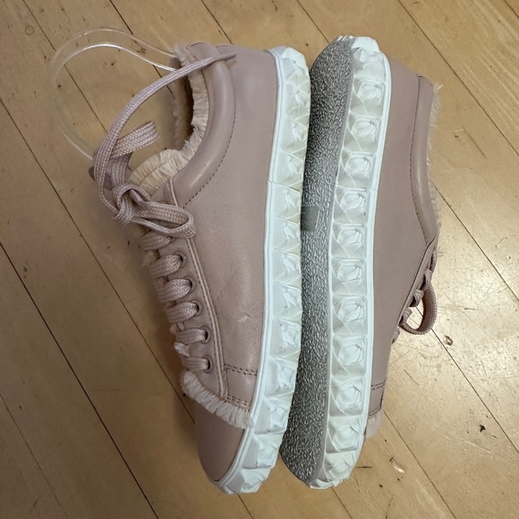 Like New Stuart Weitzman Blush beige Sneakers,7.5, CB2381 - Picture 5 of 7